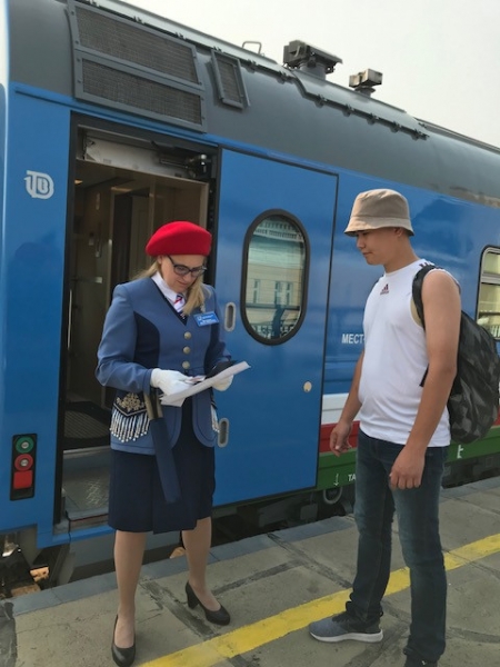 Все билеты проданы: Первый регулярный пассажирский поезд отправился из Нижнего Бестяха в Нерюнгри