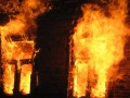 Четыре человека эвакуированы при пожаре в частном доме в Якутии