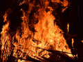 Частный гараж с автомобилями сгорел в Якутске