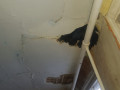 Потолок обрушился в одной из квартир деревянного жилого дома в Якутске
