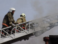 Более 70 человек эвакуировали при пожаре в подъезде жилого дома в Якутске