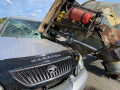 Цистерна от бетономешалки упала на проезжавшую рядом автомашину в Якутске