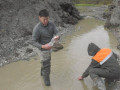 Инспекторы взяли пробы из реки Эльги в Якутии