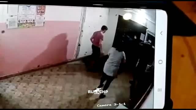 Опубликовано видео драки в Нерюнгри, из-за которой погиб полицейский