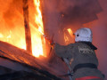Женщина погибла при пожаре в частном доме в Якутске