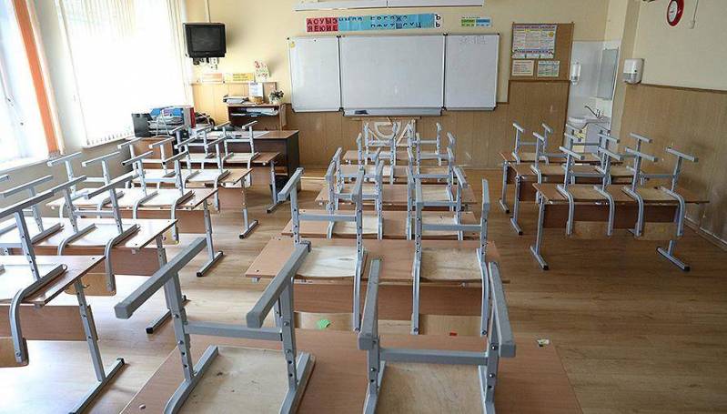 В Якутии 26 классов в школах и 23 группы в детских садах закрыты из-за COVID-19