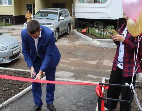 1 сентября глава города Нерюнгри Илья Гудошник открыл новую детскую площадку во дворе дома №3/1 на улице Лужников