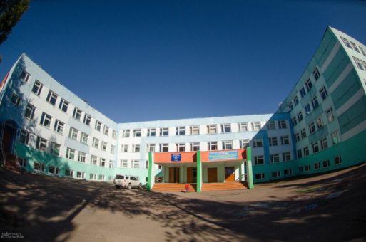 В Нерюнгри женщина выкрикивала в школе проукраинские лозунги — ТайгаПост